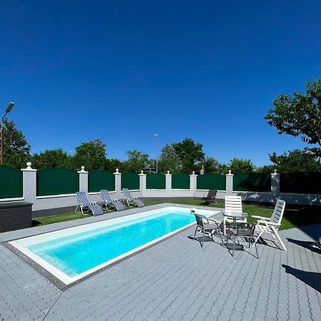 Atemberaubendes Apartment + Pool Viena Exterior foto