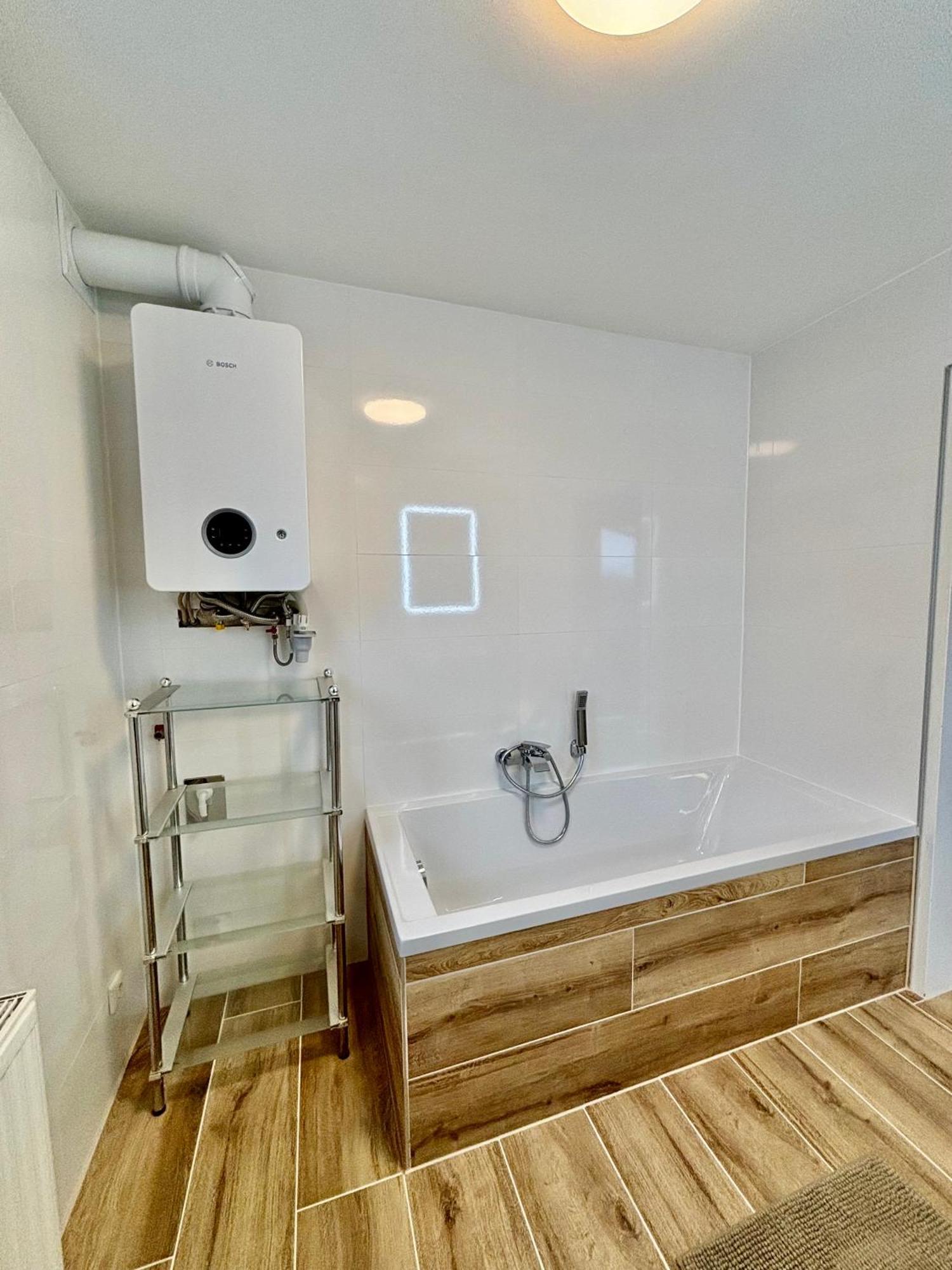 Atemberaubendes Apartment + Pool Viena Exterior foto