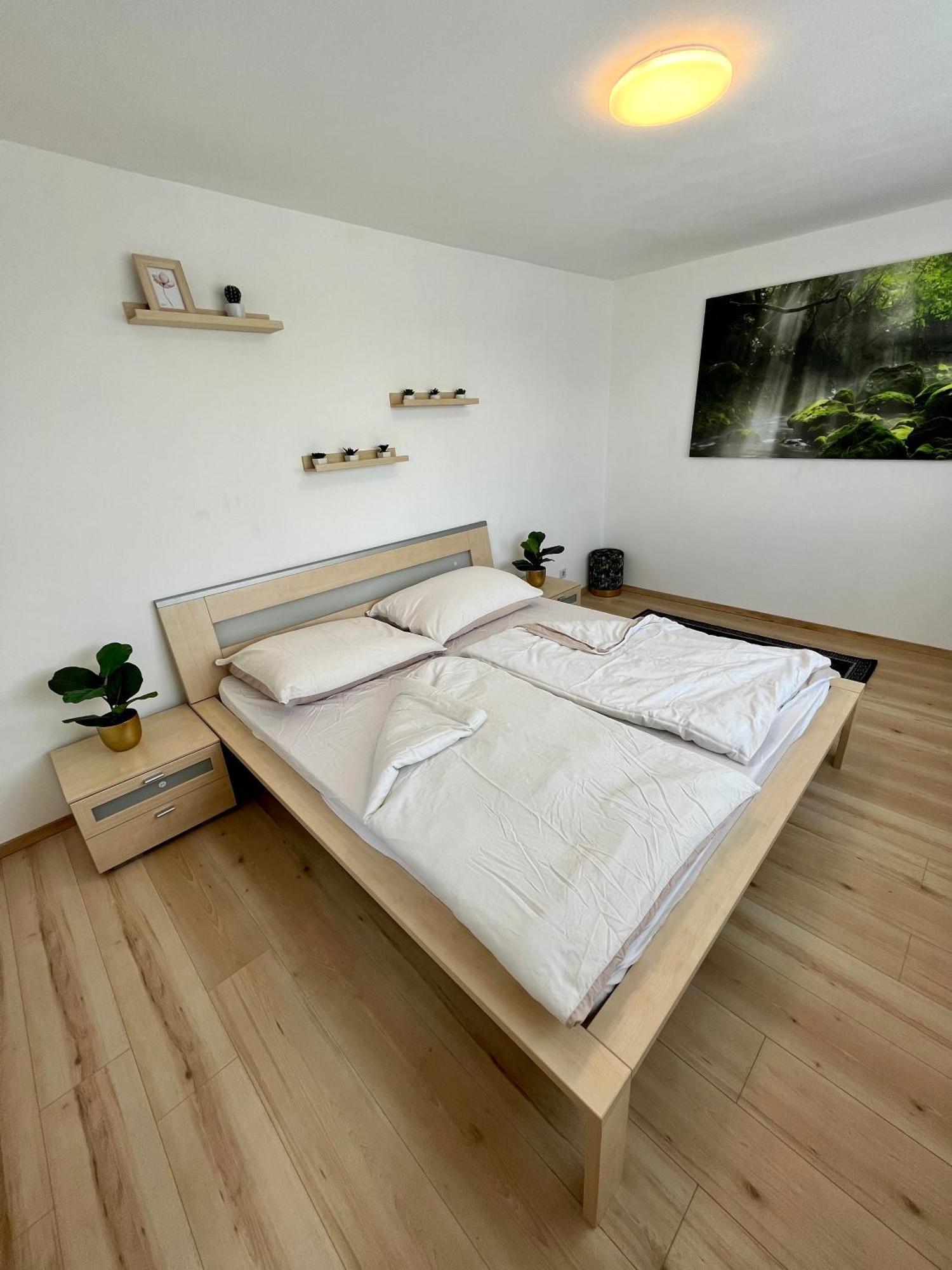 Atemberaubendes Apartment + Pool Viena Exterior foto